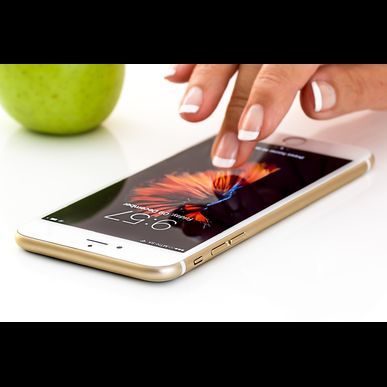 三宮のiPhone修理店で充電不能なバッテリーを交換可能